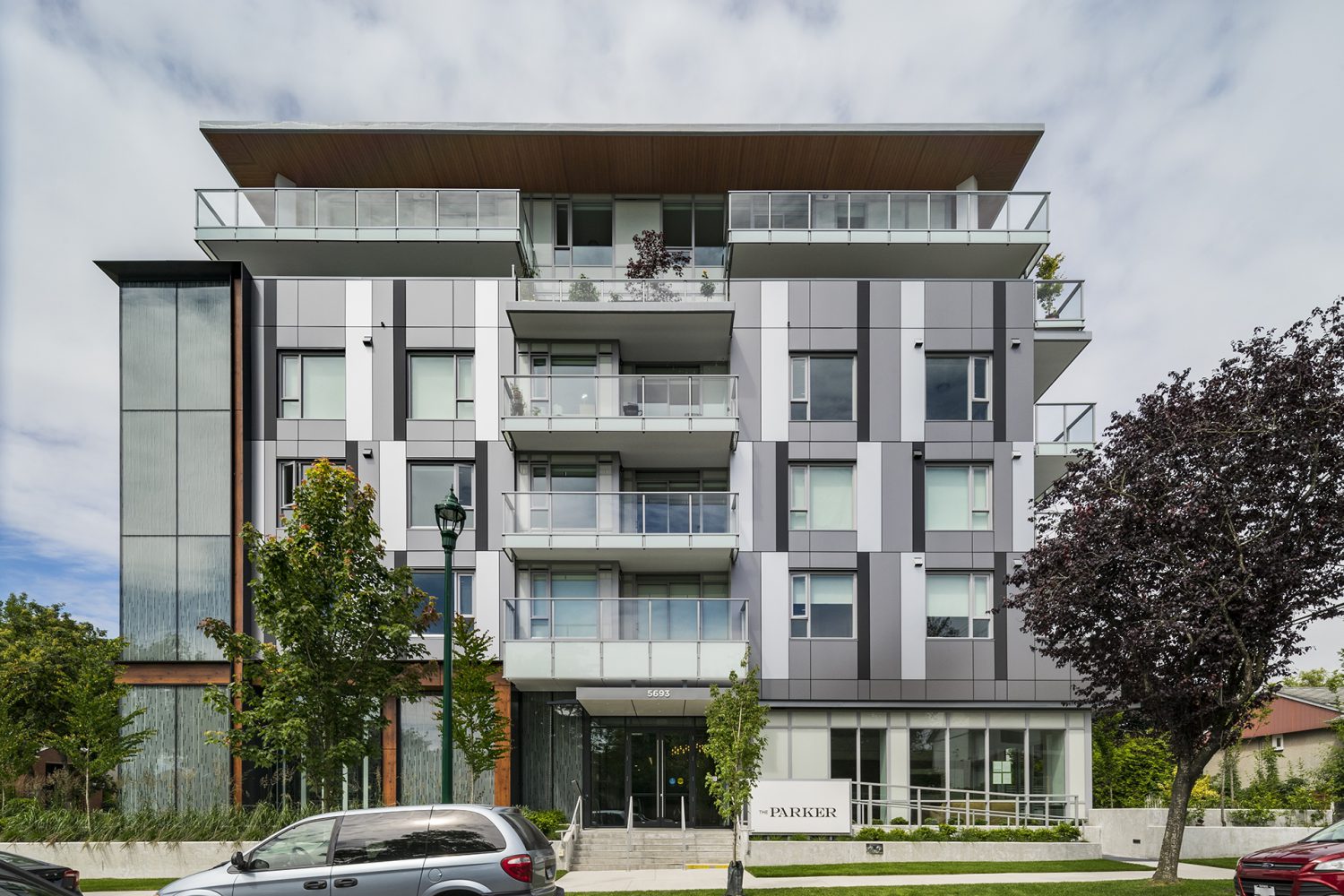 Side entrance of the Midrise Parker